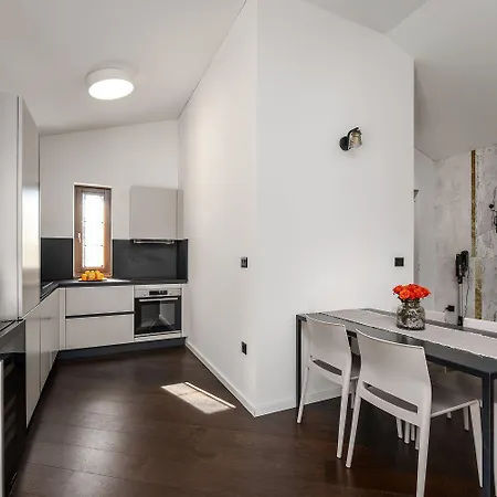 Einzigartiges Steinhaus Mit Privatpool, Grossem Garten, Grill, Liegen