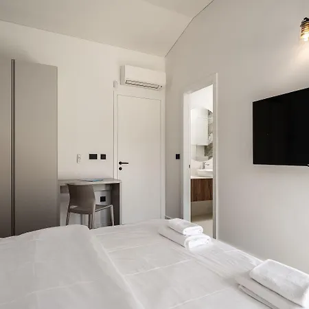 Einzigartiges Steinhaus Mit Privatpool, Grossem Garten, Grill, Liegen Casa de Férias