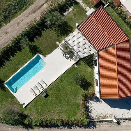Einzigartiges Steinhaus Mit Privatpool, Grossem Garten, Grill, Liegen *