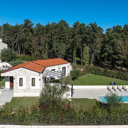 Einzigartiges Steinhaus Mit Privatpool, Grossem Garten, Grill, Liegen Casa de Férias *