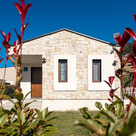 Einzigartiges Steinhaus Mit Privatpool, Grossem Garten, Grill, Liegen