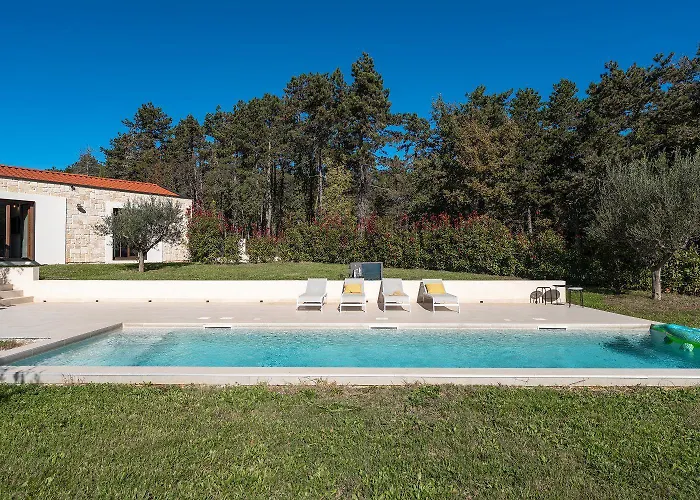 Σπίτι διακοπών Einzigartiges Steinhaus Mit Privatpool, Grossem Garten, Grill, Liegen Višnjan