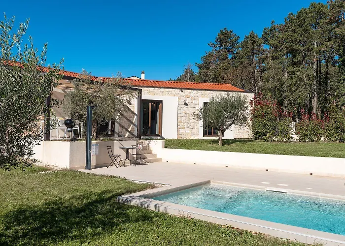 Einzigartiges Steinhaus Mit Privatpool, Grossem Garten, Grill, Liegen Σπίτι διακοπών