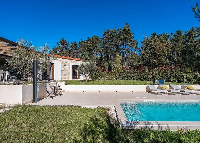 Einzigartiges Steinhaus Mit Privatpool, Grossem Garten, Grill, Liegen Σπίτι διακοπών