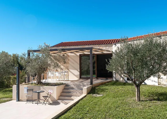 Einzigartiges Steinhaus Mit Privatpool, Grossem Garten, Grill, Liegen *