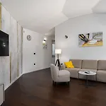 Einzigartiges Steinhaus Mit Privatpool, Grossem Garten, Grill, Liegen Ferienhaus *