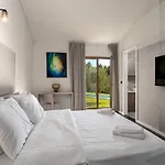 Einzigartiges Steinhaus Mit Privatpool, Grossem Garten, Grill, Liegen