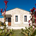 Einzigartiges Steinhaus Mit Privatpool, Grossem Garten, Grill, Liegen