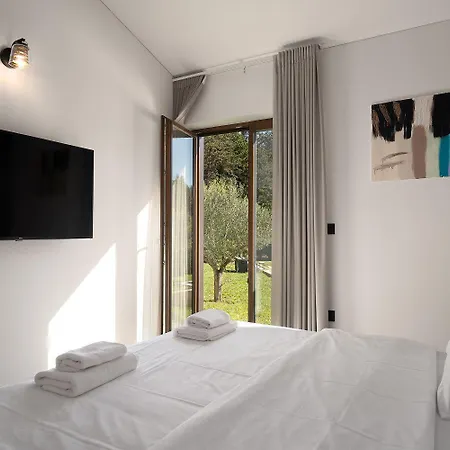 Einzigartiges Steinhaus Mit Privatpool, Grossem Garten, Grill, Liegen Semesterbostad